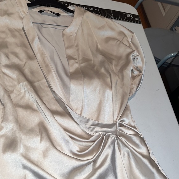 Zara XS-Small  Ivory long sleeve silky faux wrap side zip midi dress runs large - Picture 13 of 13